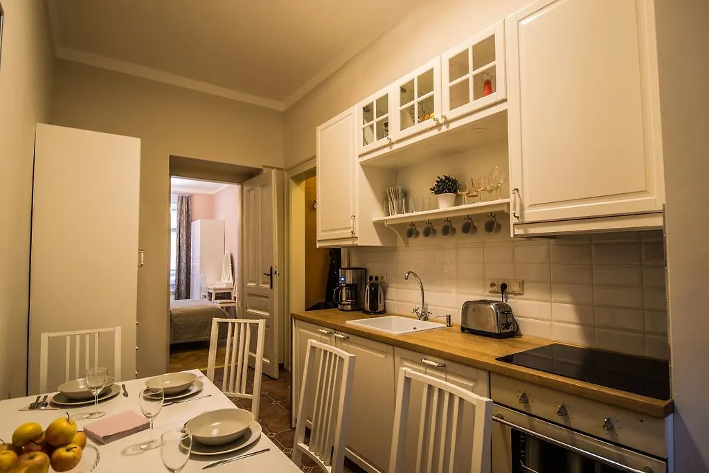 Colonial Ruterra 2Bdr Apartment Prag Tjekkiet