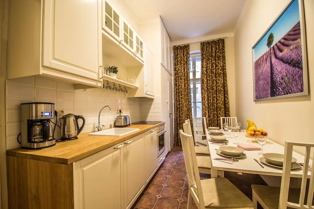 Colonial Ruterra 2Bdr Apartment Prag