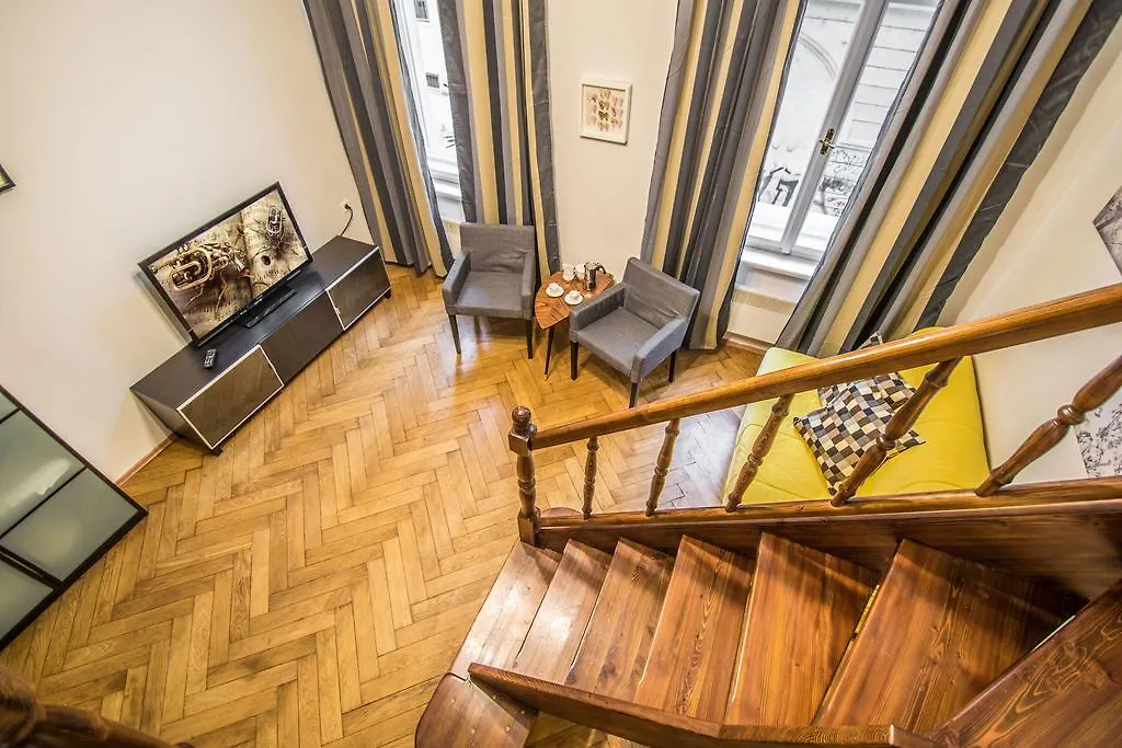 Colonial Ruterra 2Bdr Apartment Prag